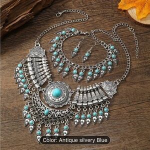 Elegant Silver and Turquoise Jewelry Set